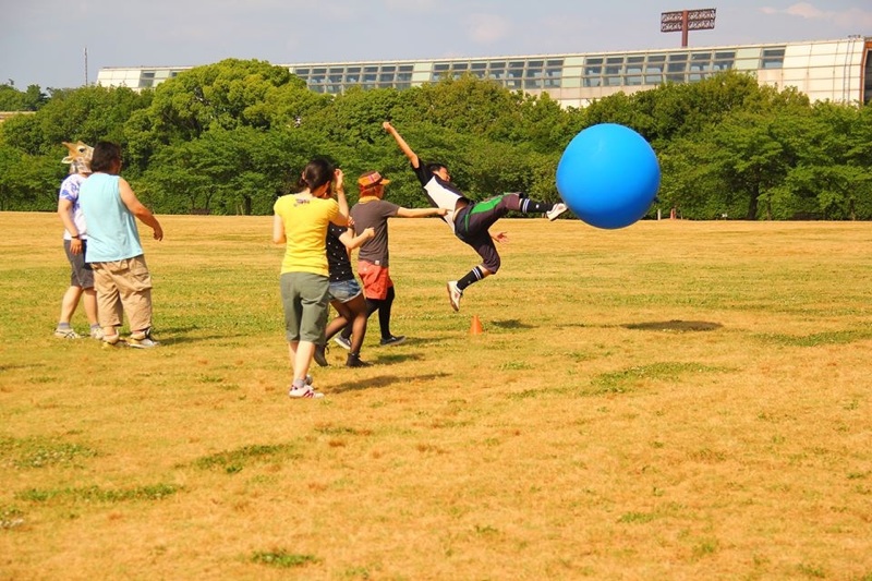 風船サッカー